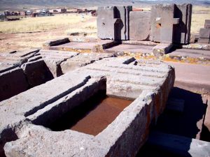 RELIQUIAS ANCESTRALES DEL REMOTO FUTURO Ancient-Structure-Pumapunku